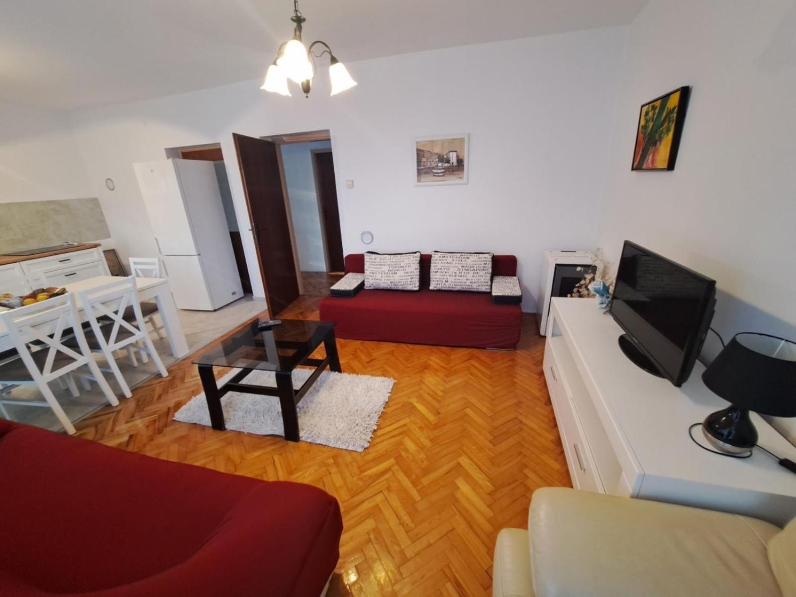 Apartments With A Parking Space Novi Vinodolski - 2423 Rom bilde